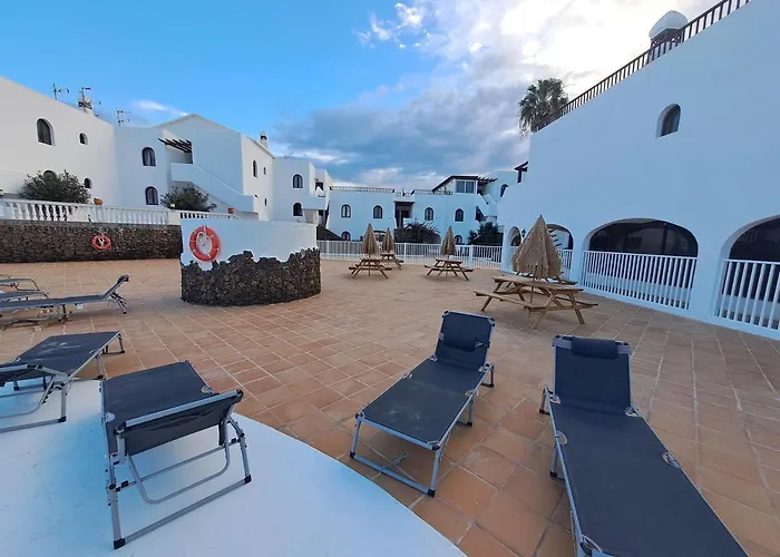 Comfortable Cleo Apartment With Large Terrace