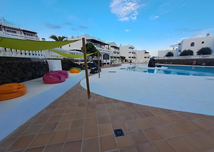Comfortable Cleo Apartment With Large Terrace